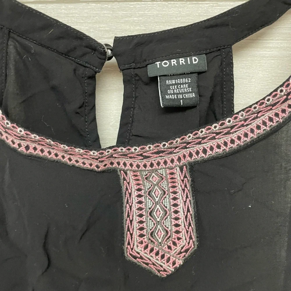 | Torrid | tank top. Size 1. - Picture 2 of 3